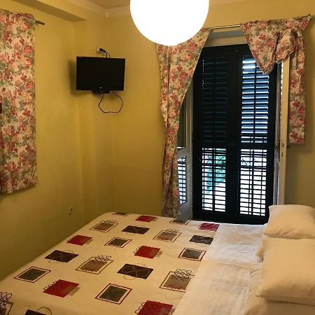 Studio In The Top Center Apartment Split Bagian luar foto
