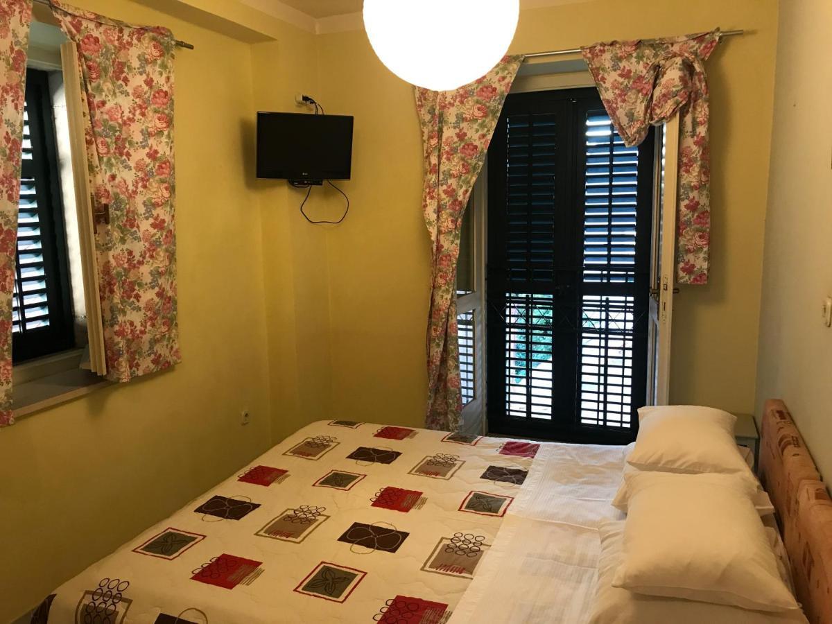 Studio In The Top Center Apartment Split Bagian luar foto