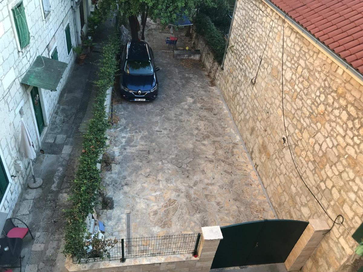Studio In The Top Center Apartment Split Bagian luar foto