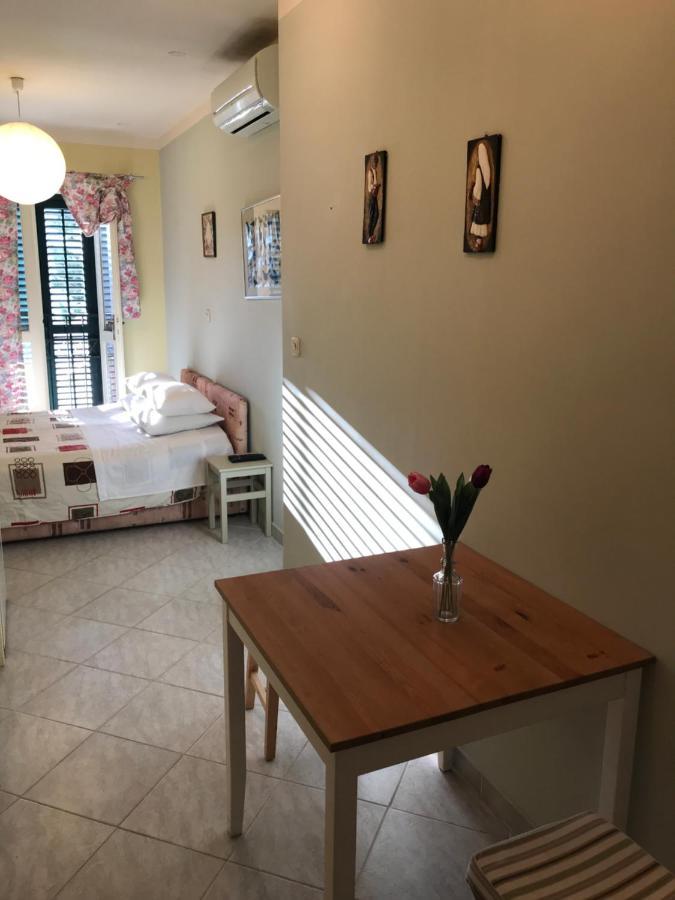 Studio In The Top Center Apartment Split Bagian luar foto