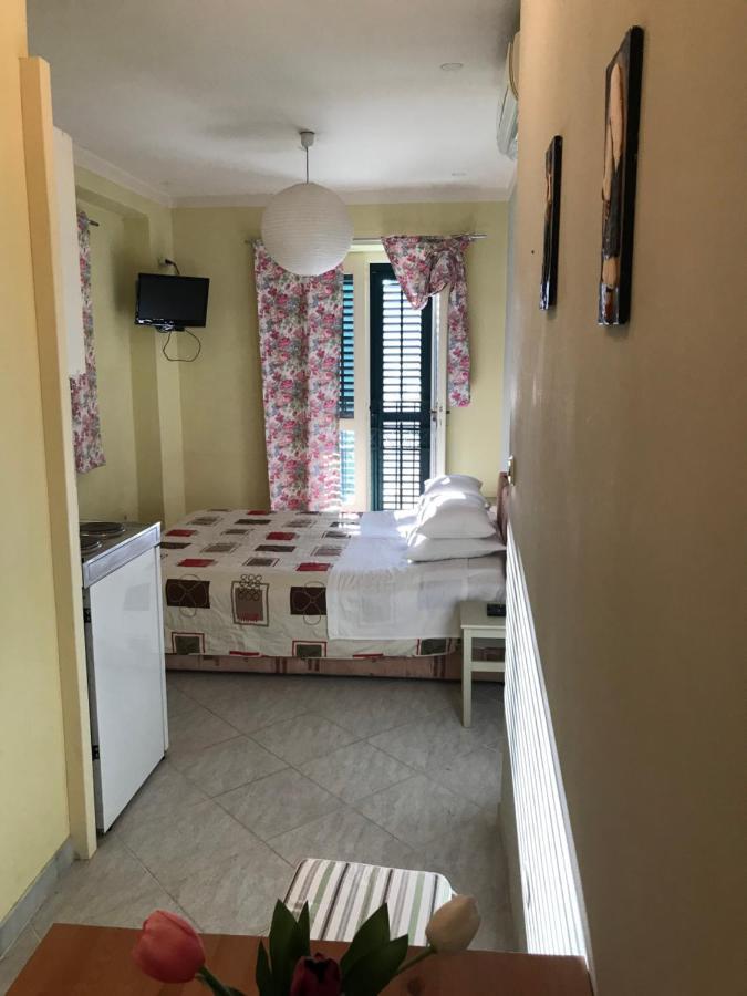 Studio In The Top Center Apartment Split Bagian luar foto